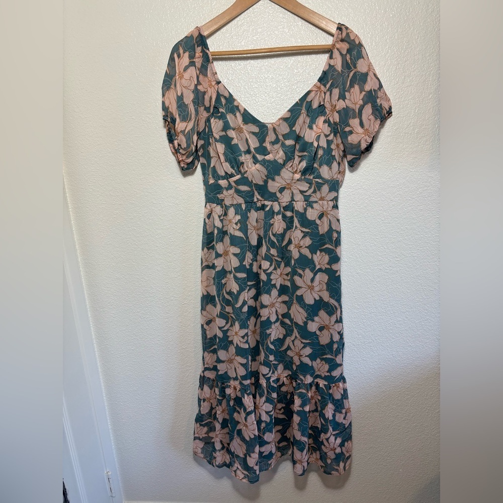 Signify Floral Midi Dress Size Large | feminine | floral | tradwife |